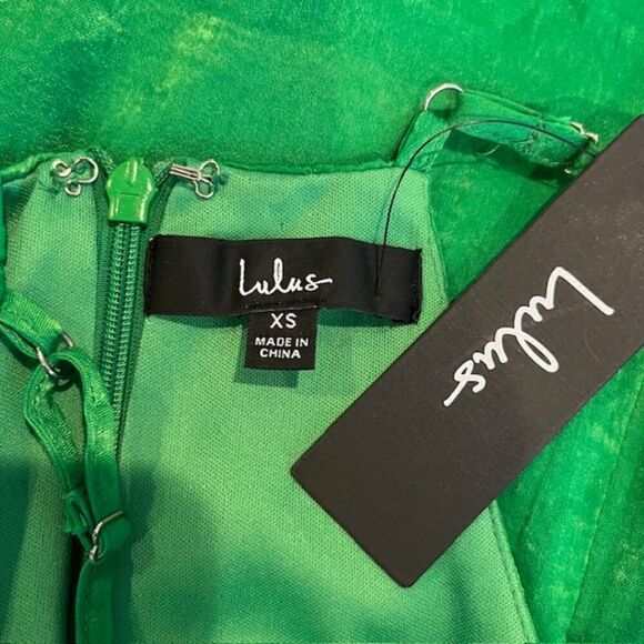 NWT Lulus Looking Luxe Green Satin Peplum Flounce Mini Dress Back Zip Size XS - Picture 6 of 13